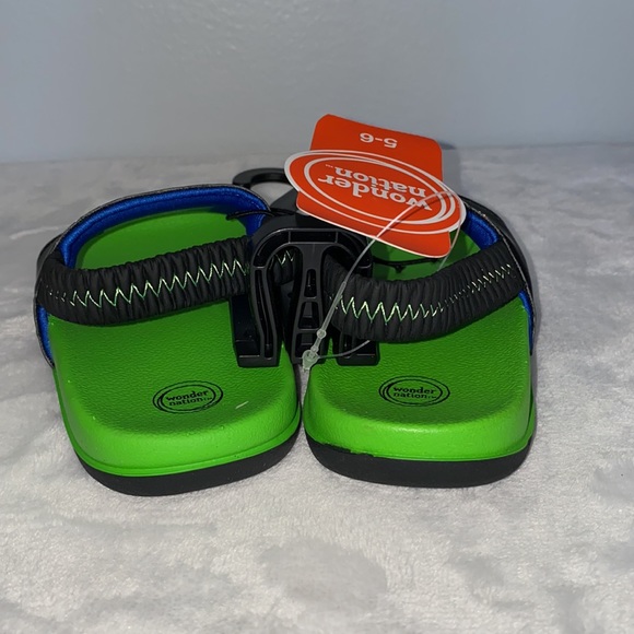 Wonder Nation Toddler Slides Size 5/6 - Picture 3 of 5